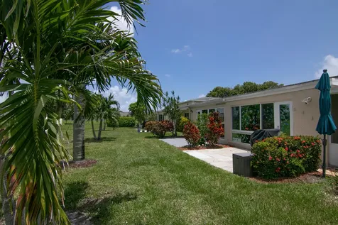 13741 Flora Place Delray Beach FL 33484