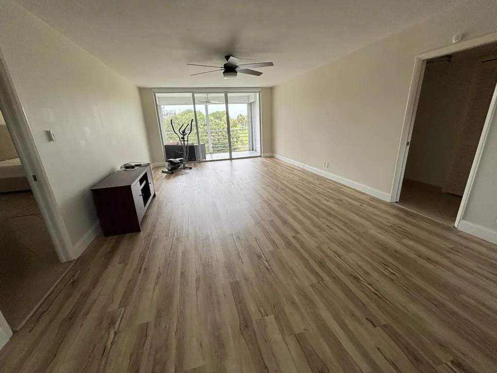 555 Oaks Lane Pompano Beach FL 33069