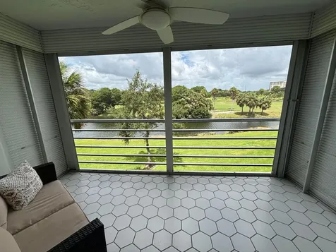 555 Oaks Lane Pompano Beach FL 33069