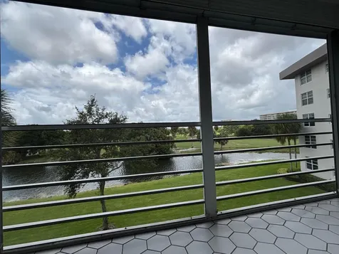 555 Oaks Lane Pompano Beach FL 33069