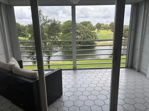 555 Oaks Lane Pompano Beach FL 33069