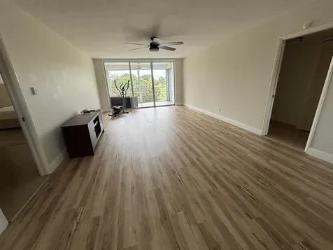 555 Oaks Lane Pompano Beach FL 33069