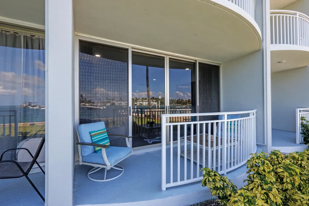 2508 Bay Drive Pompano Beach FL 33062