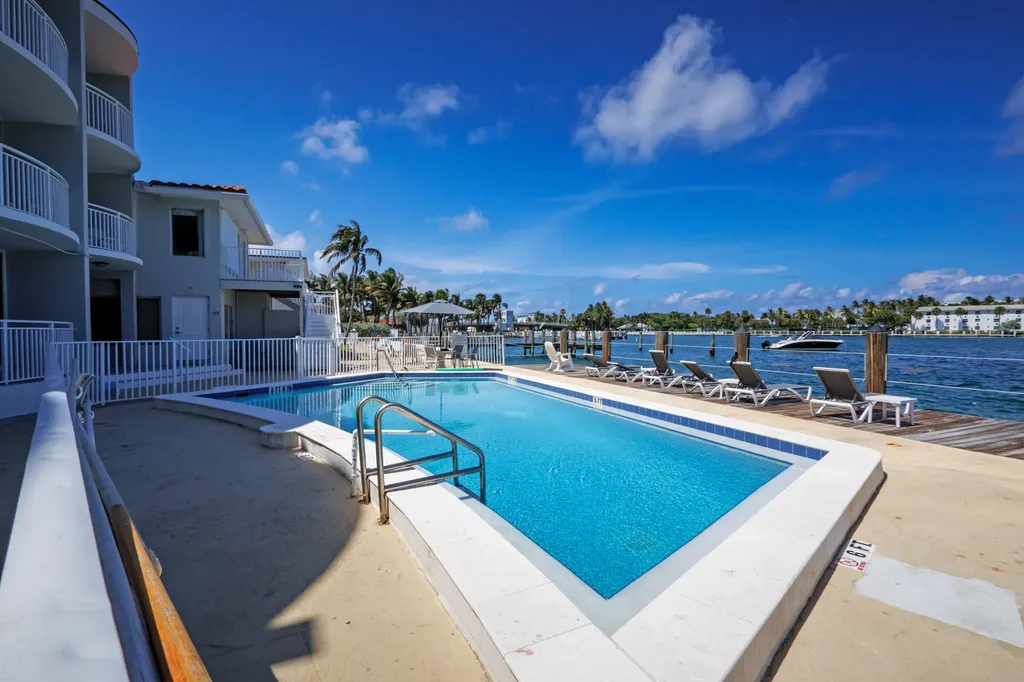 2508 Bay Drive Pompano Beach FL 33062