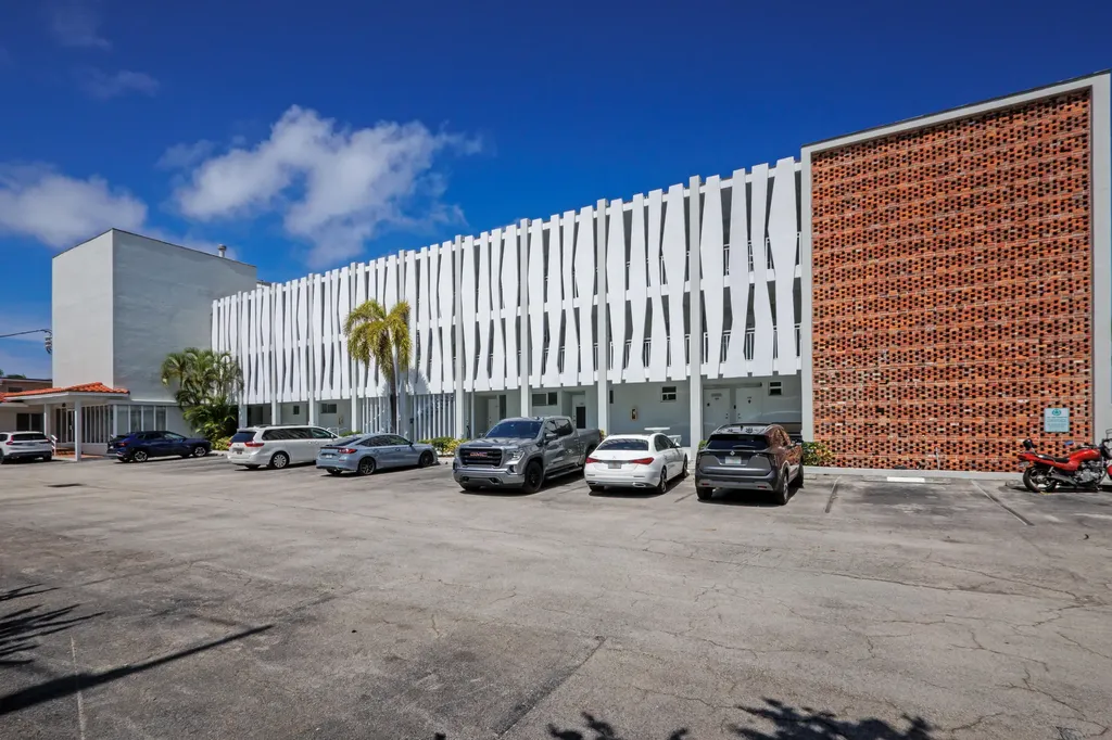 2508 Bay Drive Pompano Beach FL 33062