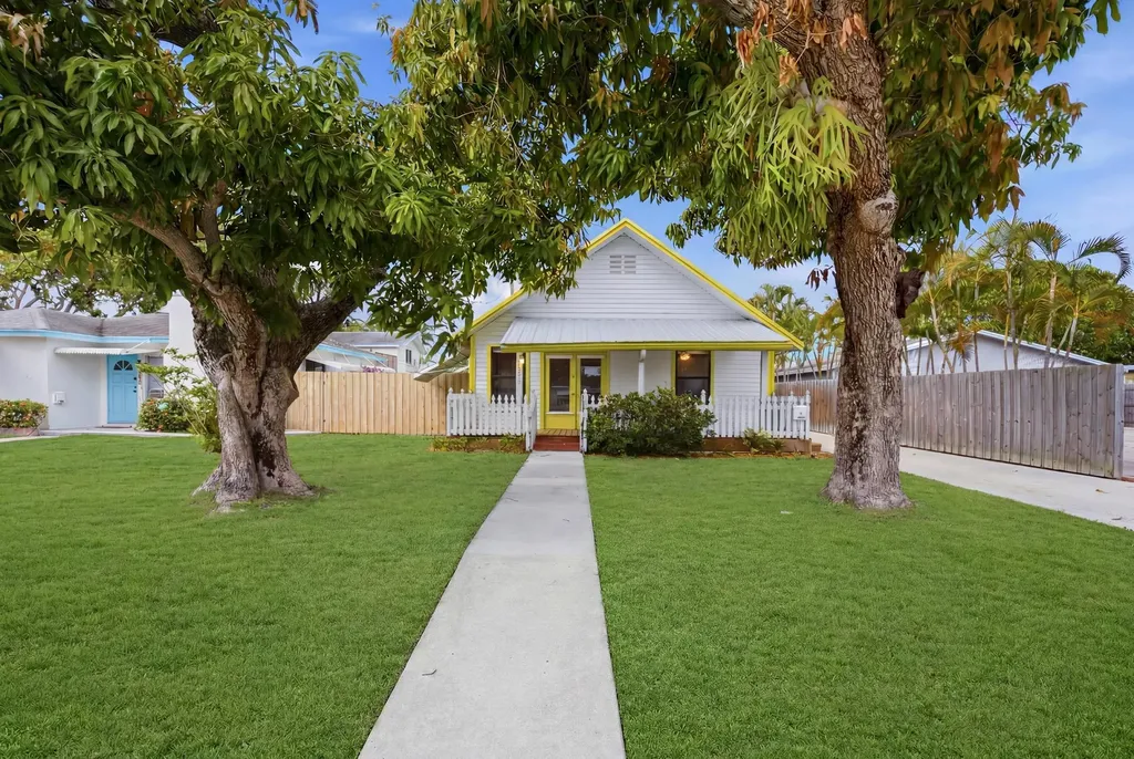 1021 S N Street Lake Worth Beach FL 33460