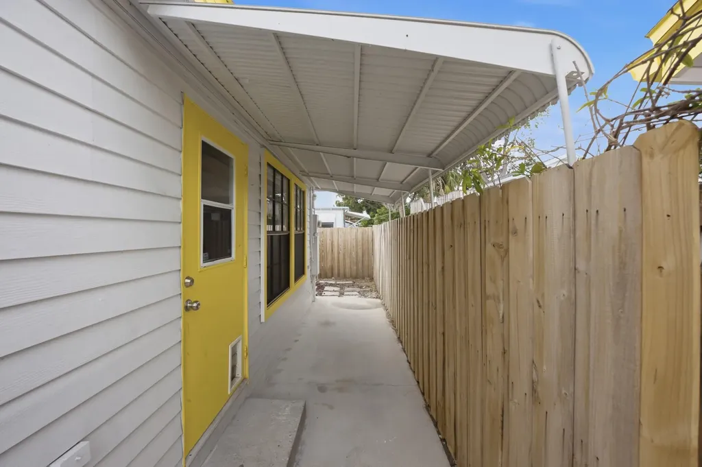 1021 S N Street Lake Worth Beach FL 33460