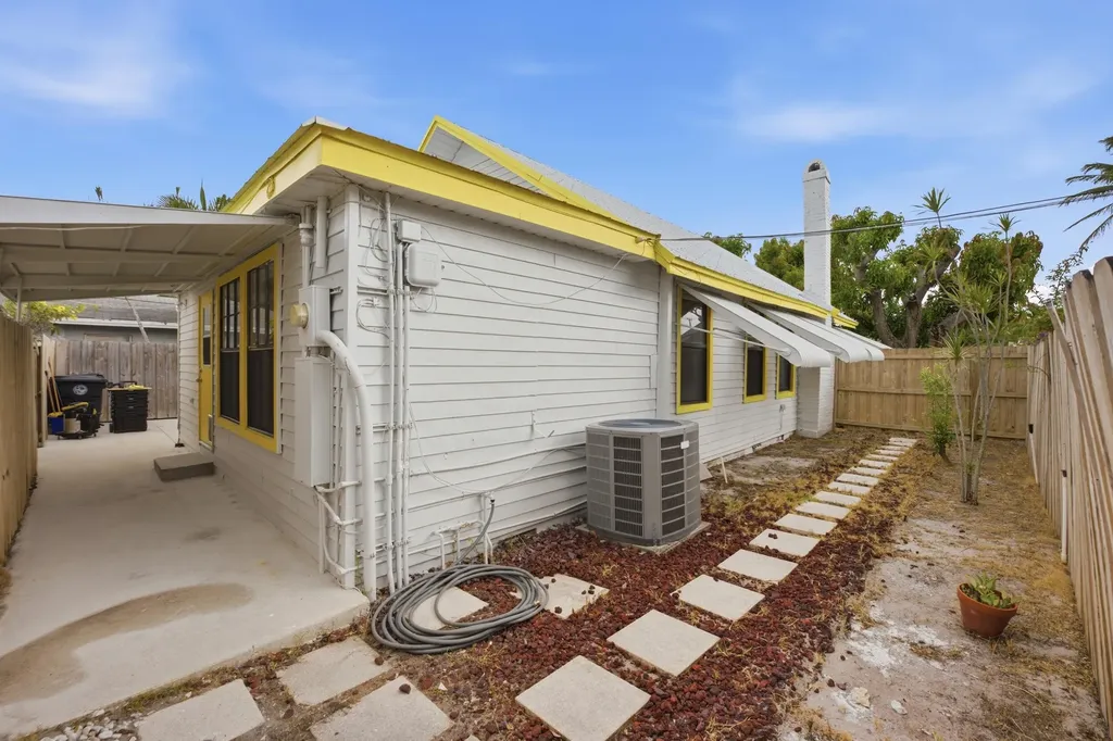 1021 S N Street Lake Worth Beach FL 33460