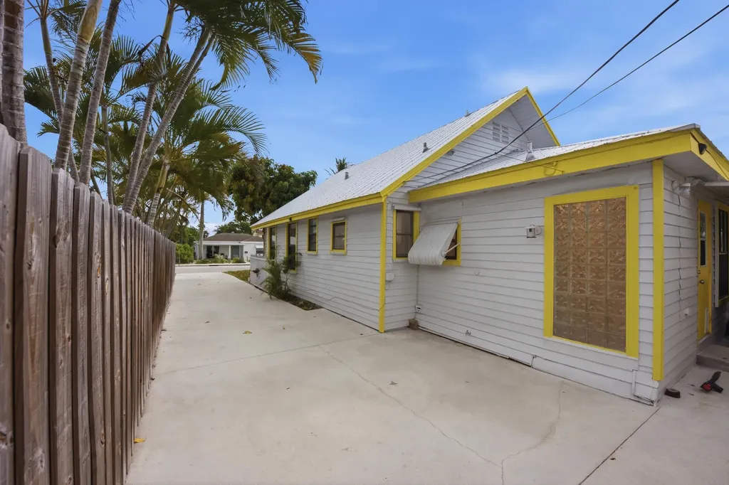 1021 S N Street Lake Worth Beach FL 33460