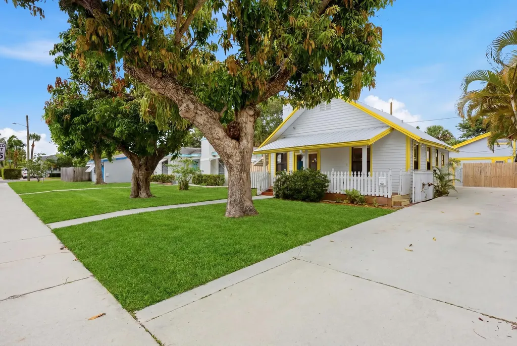 1021 S N Street Lake Worth Beach FL 33460