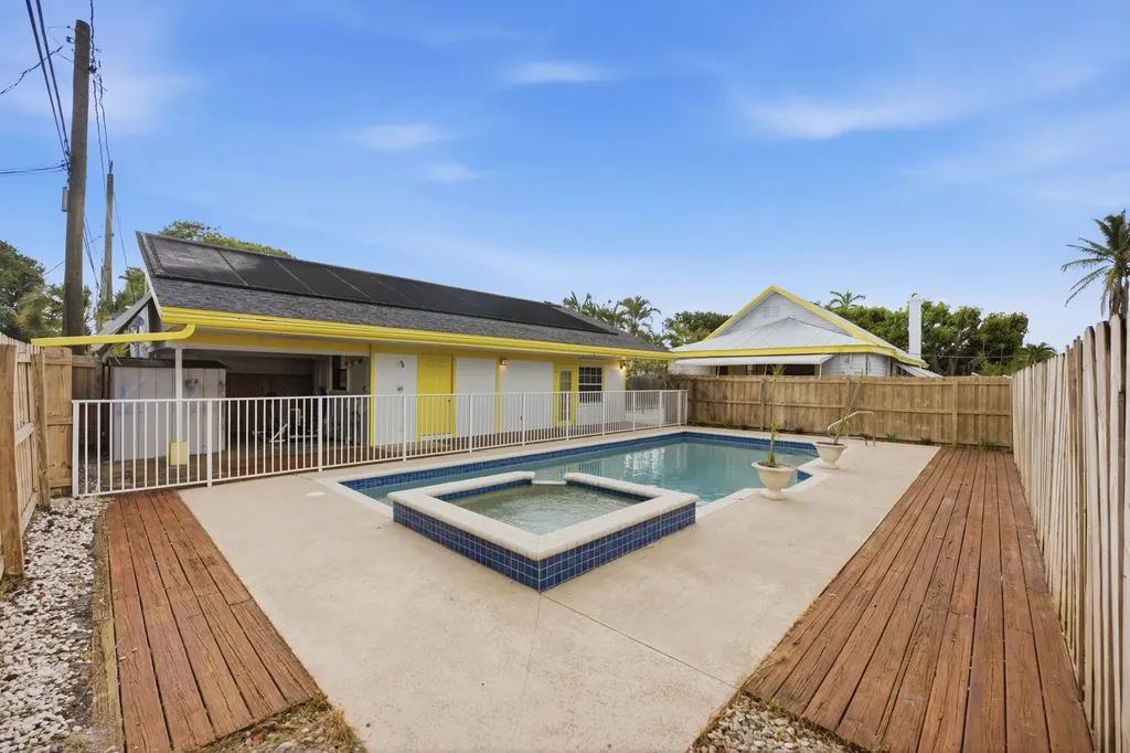 1021 S N Street Lake Worth Beach FL 33460