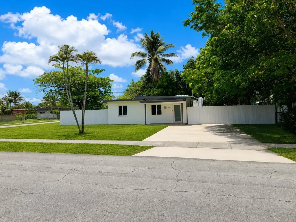 1100 NW 141st Street Miami FL 33168