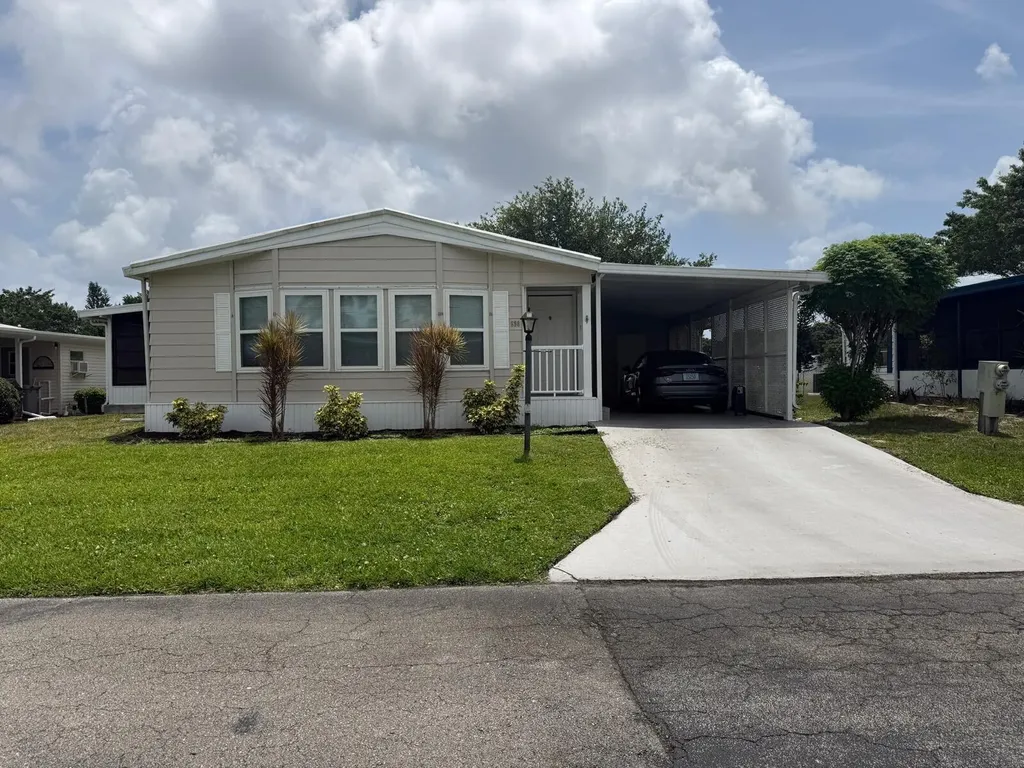 698 Sunny South Avenue Boynton Beach FL 33436