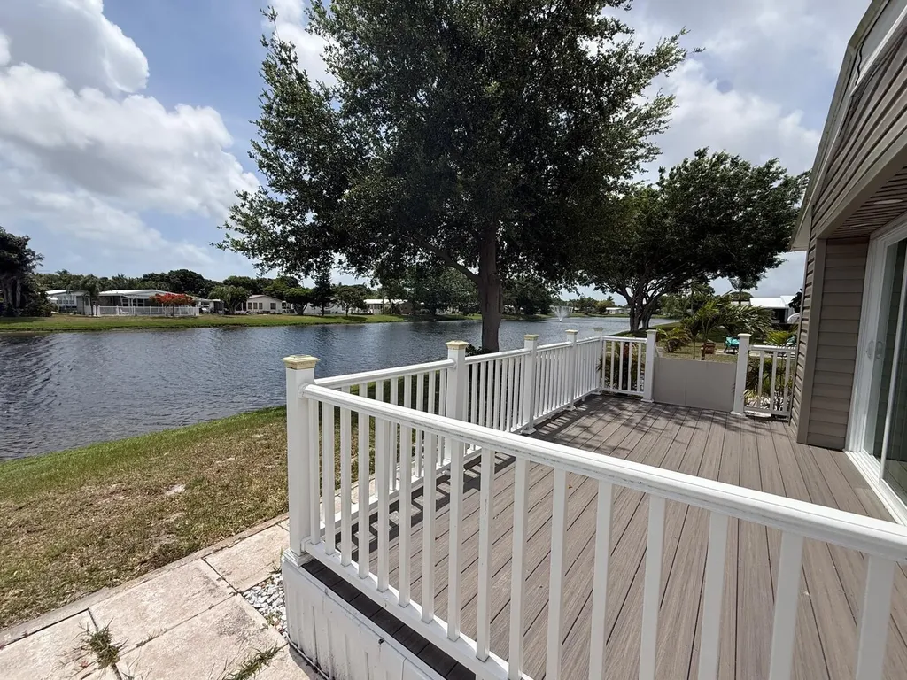 698 Sunny South Avenue Boynton Beach FL 33436