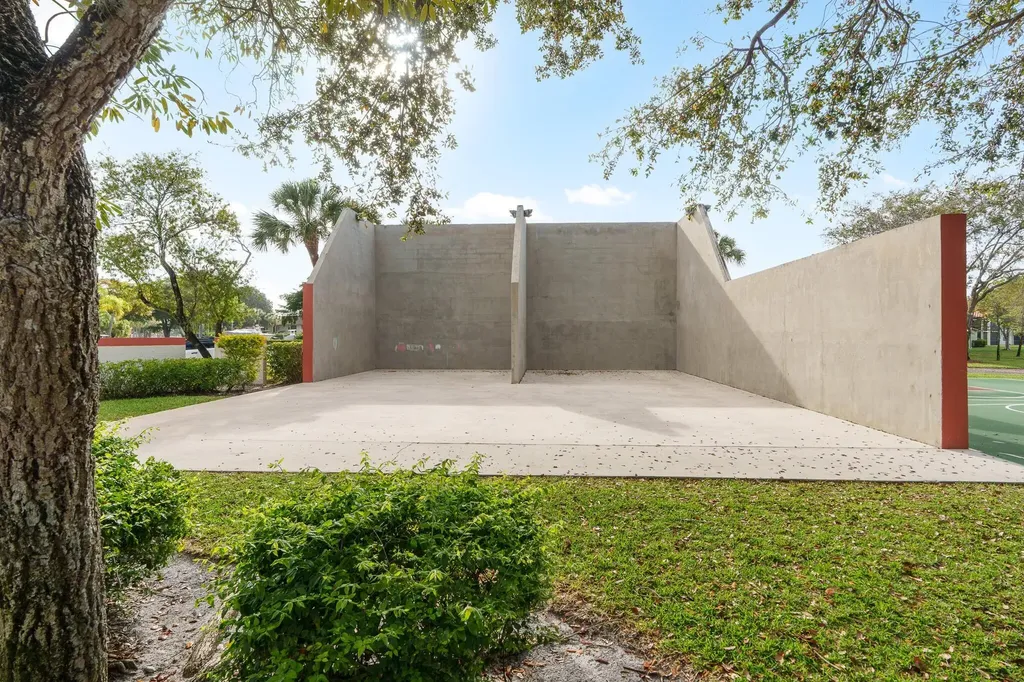 305 Congressional Way Deerfield Beach FL 33442
