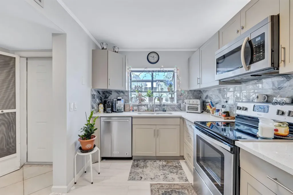 305 Congressional Way Deerfield Beach FL 33442
