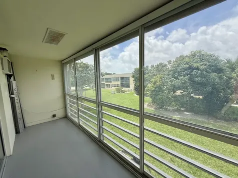32 Kingswood B West Palm Beach FL 33417