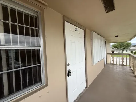 32 Kingswood B West Palm Beach FL 33417