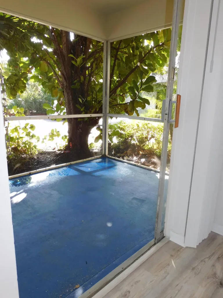 640 SE 2nd Avenue Boynton Beach FL 33435