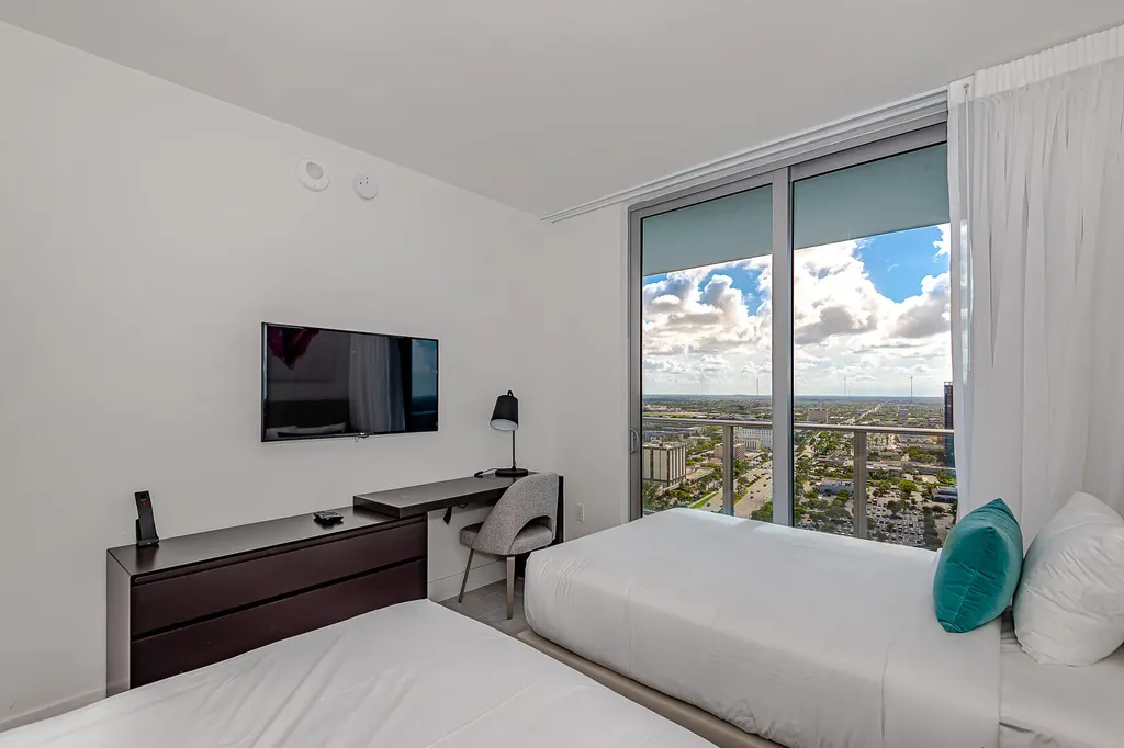 4010 S Ocean Drive Hollywood FL 33019