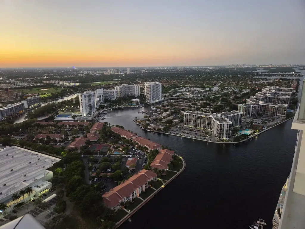 4010 S Ocean Drive Hollywood FL 33019