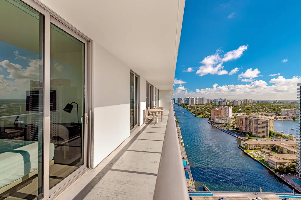 4010 S Ocean Drive Hollywood FL 33019