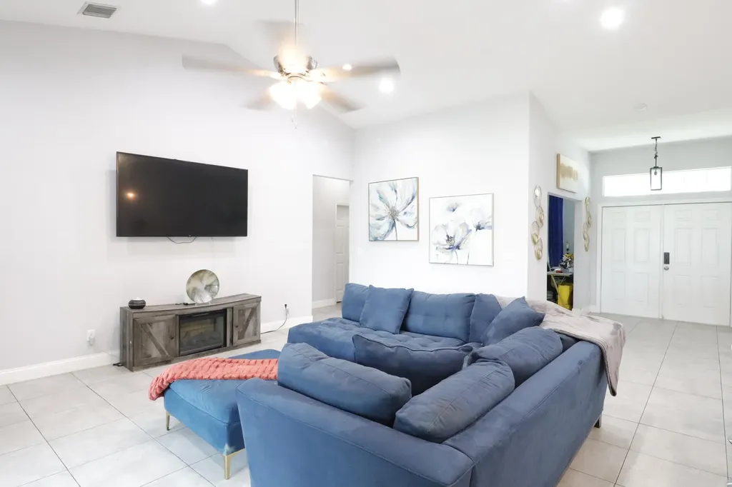 134 NW Heather Street Port St Lucie FL 34983