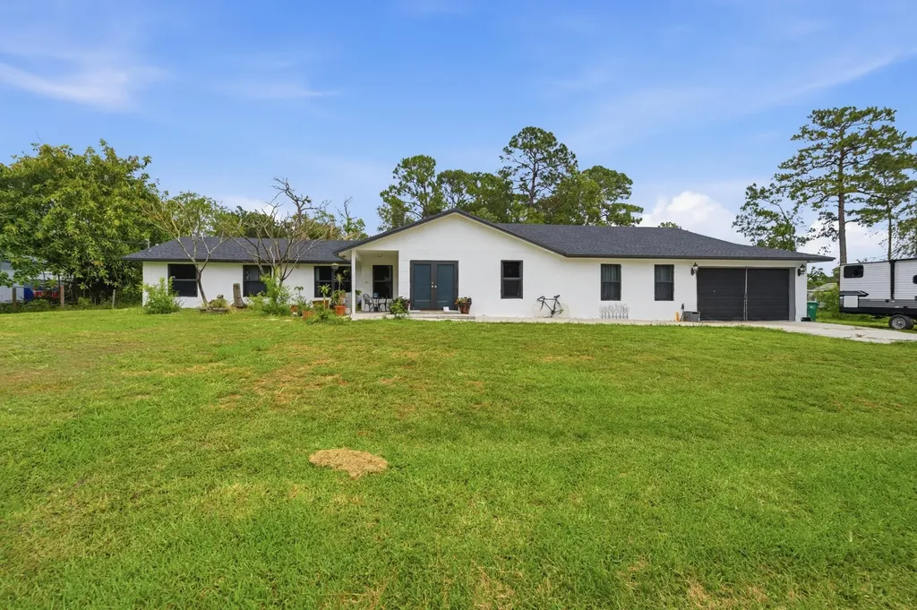 11823 N 67th Place Place N The Acreage FL 33412