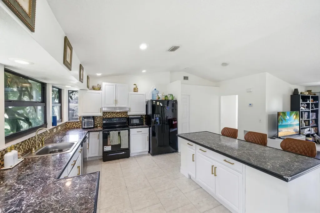 11823 N 67th Place Place N The Acreage FL 33412