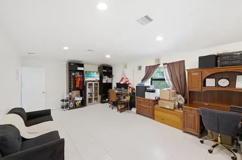 11823 N 67th Place Place N The Acreage FL 33412