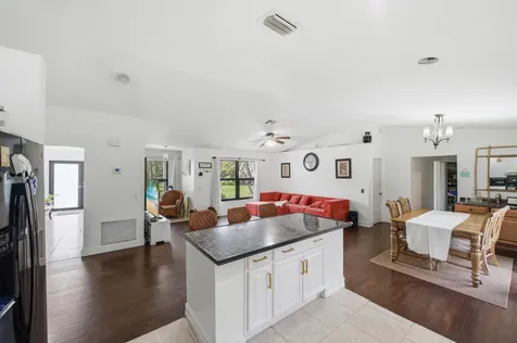 11823 N 67th Place Place N The Acreage FL 33412