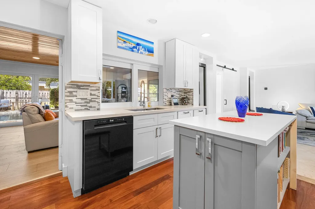5041 NE 24th Avenue Lighthouse Point FL 33064