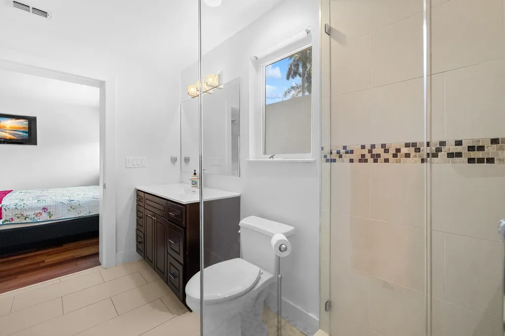 5041 NE 24th Avenue Lighthouse Point FL 33064