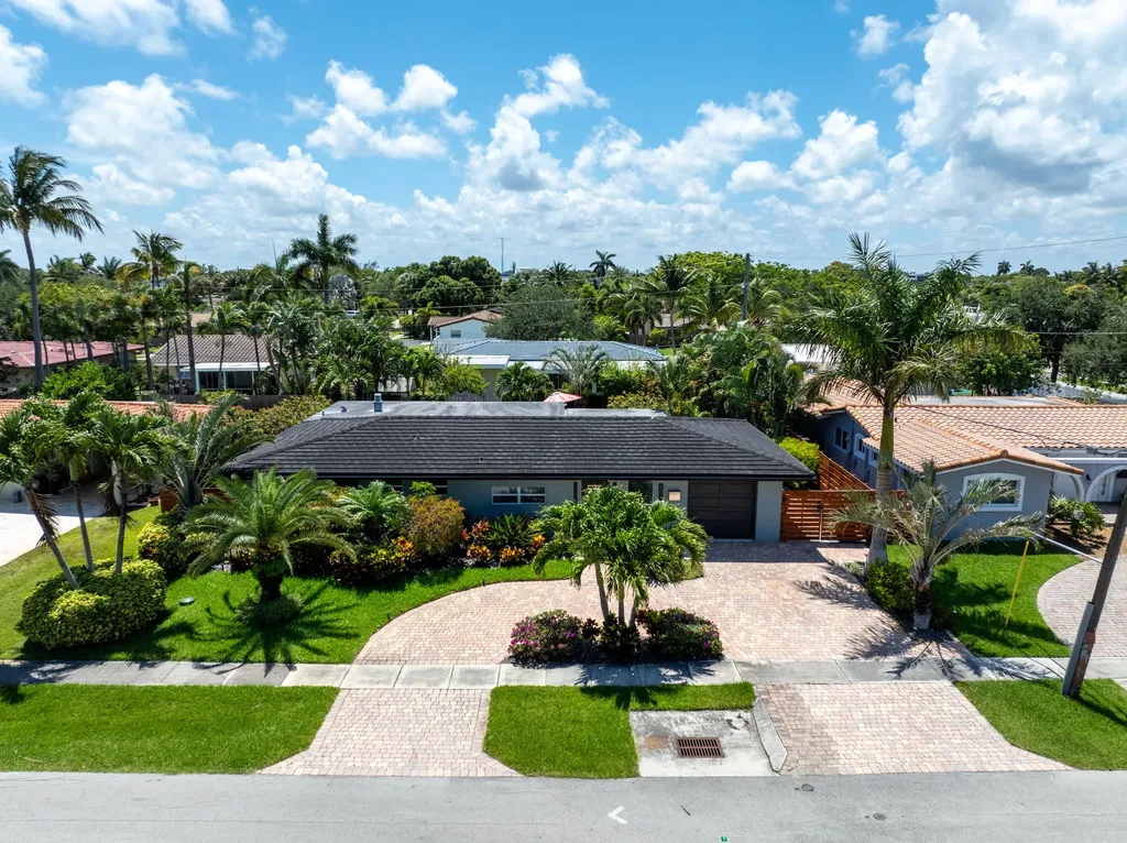 5041 NE 24th Avenue Lighthouse Point FL 33064