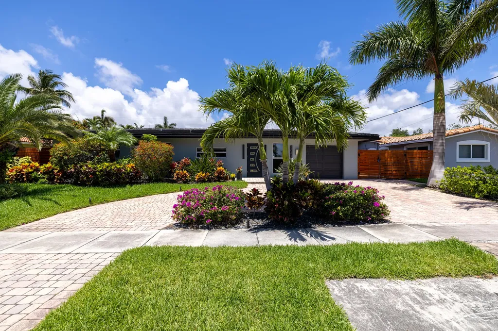5041 NE 24th Avenue Lighthouse Point FL 33064