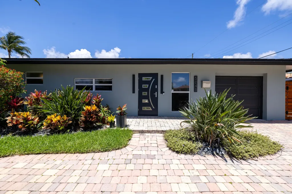 5041 NE 24th Avenue Lighthouse Point FL 33064