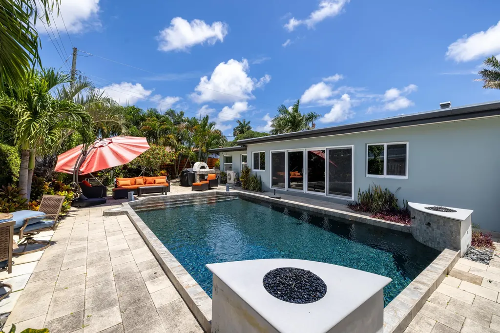 5041 NE 24th Avenue Lighthouse Point FL 33064