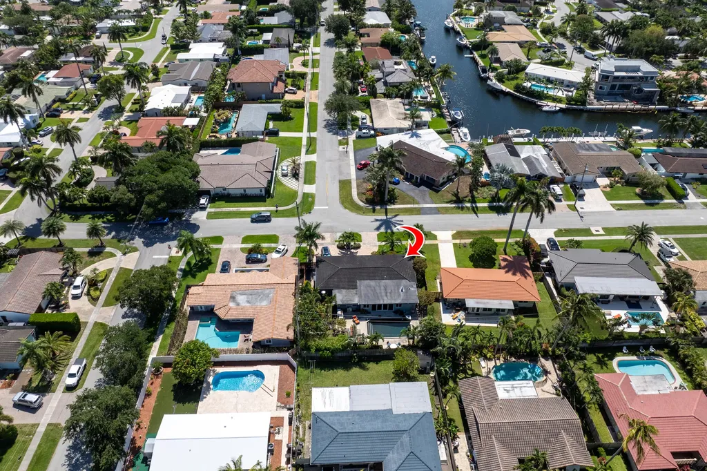 5041 NE 24th Avenue Lighthouse Point FL 33064