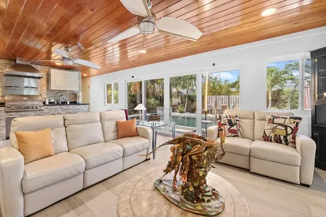 5041 NE 24th Avenue Lighthouse Point FL 33064