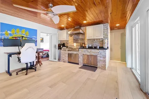5041 NE 24th Avenue Lighthouse Point FL 33064