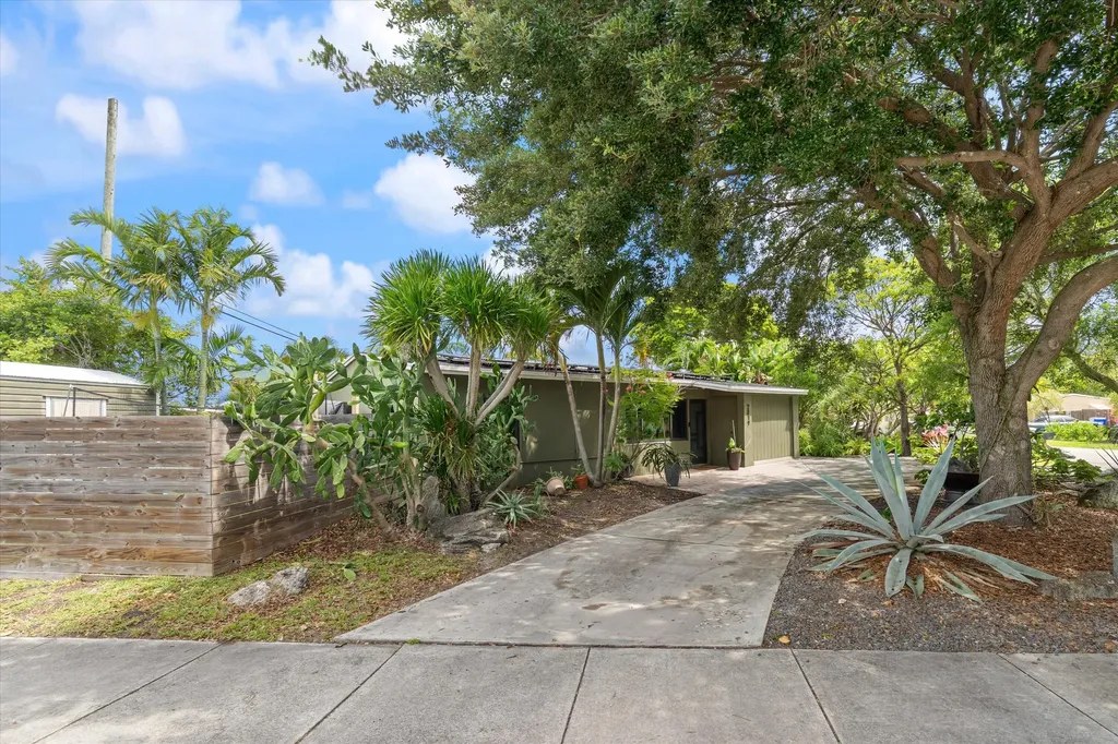 2417 NE 13th Terrace Pompano Beach FL 33064