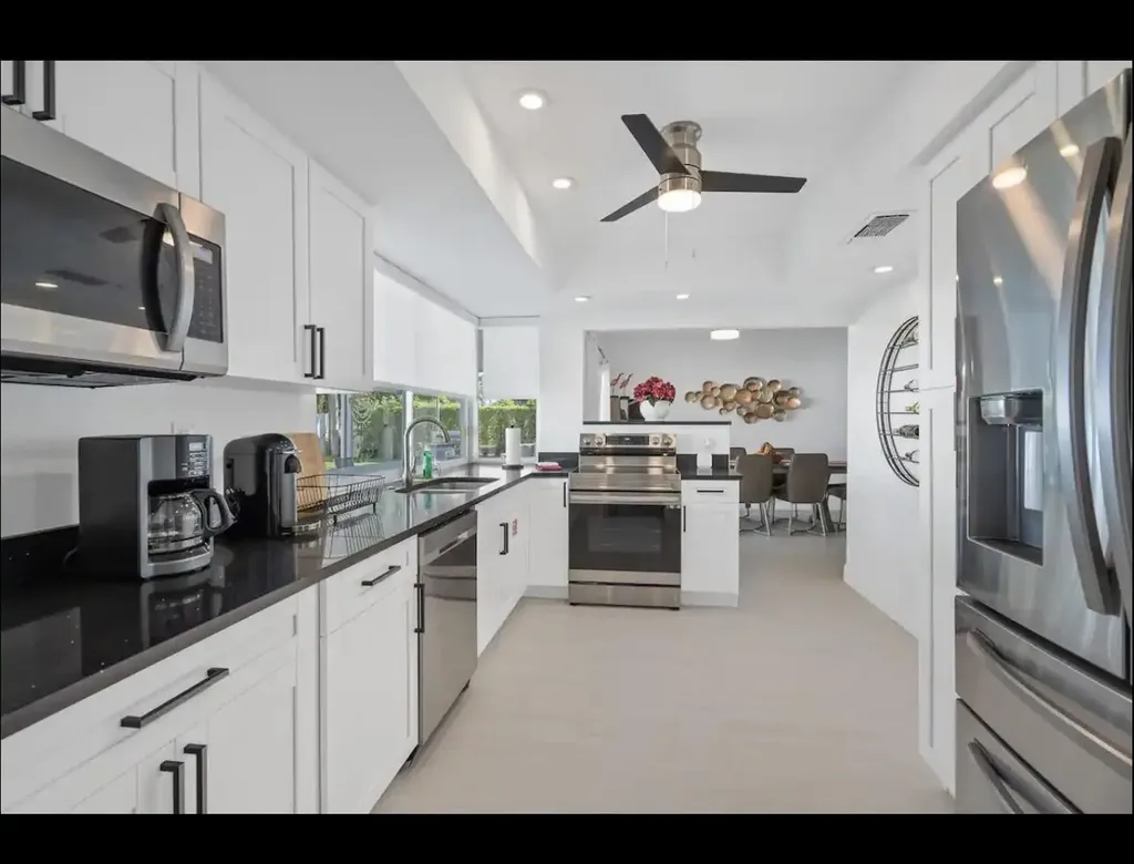 5040 NE 22nd Avenue Lighthouse Point FL 33064