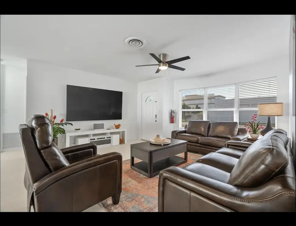 5040 NE 22nd Avenue Lighthouse Point FL 33064