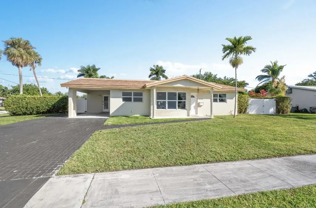 5040 NE 22nd Avenue Lighthouse Point FL 33064