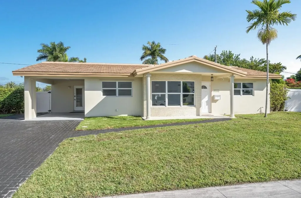 5040 NE 22nd Avenue Lighthouse Point FL 33064