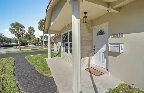 5040 NE 22nd Avenue Lighthouse Point FL 33064