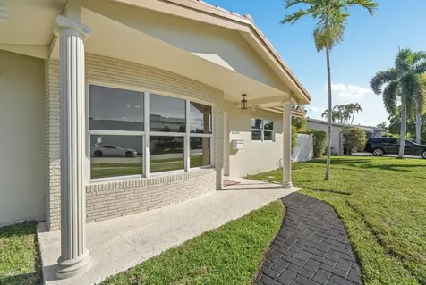 5040 NE 22nd Avenue Lighthouse Point FL 33064