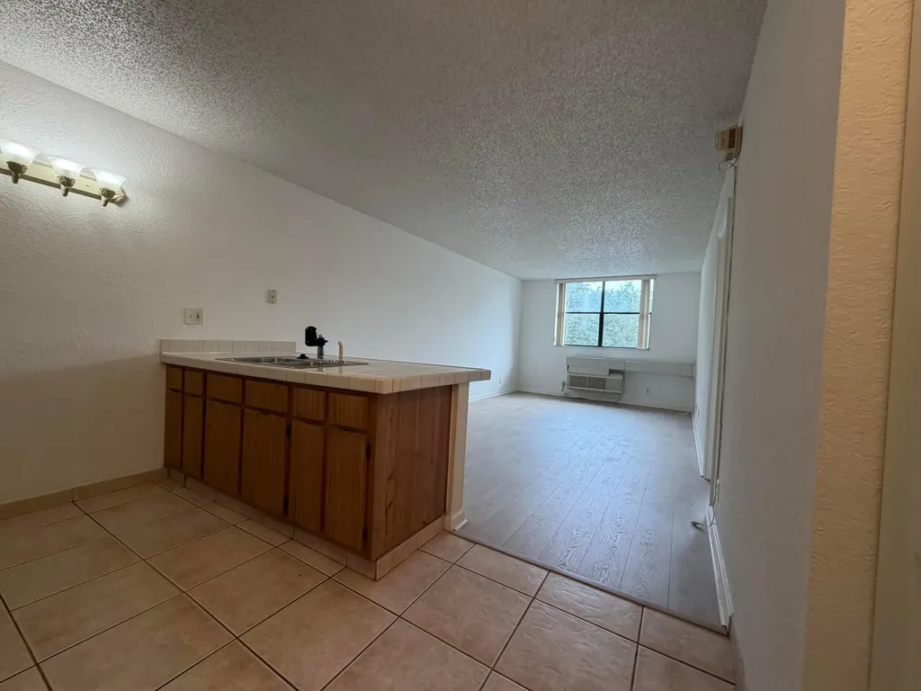 2401 Riverside Drive Coral Springs FL 33065