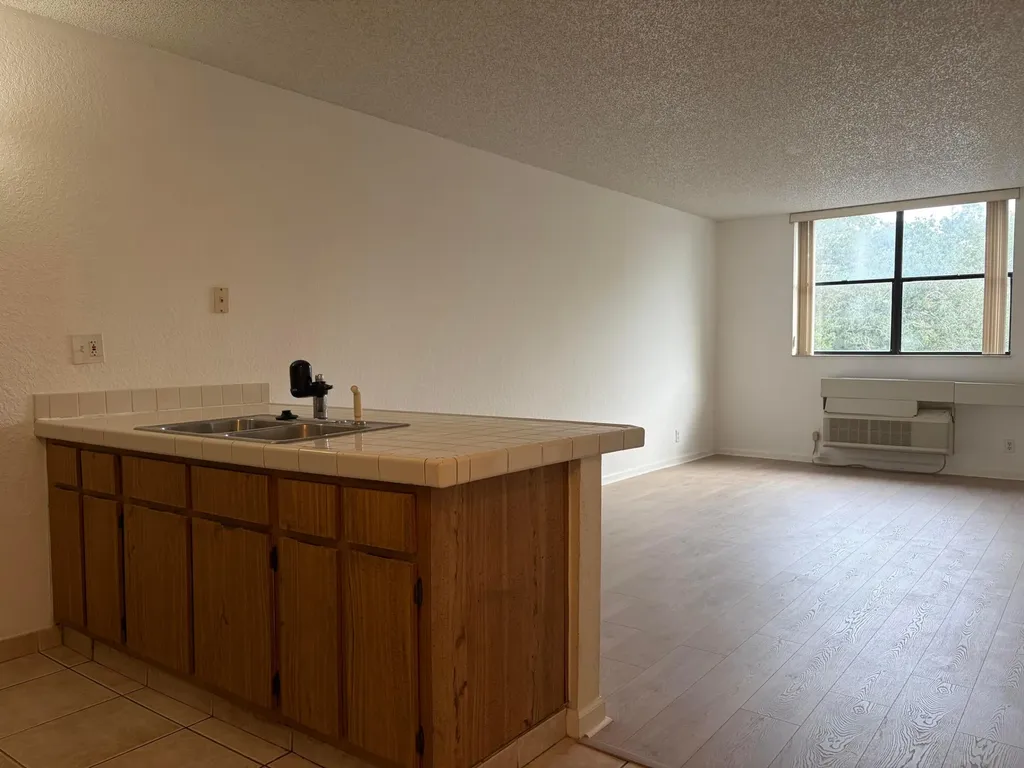 2401 Riverside Drive Coral Springs FL 33065