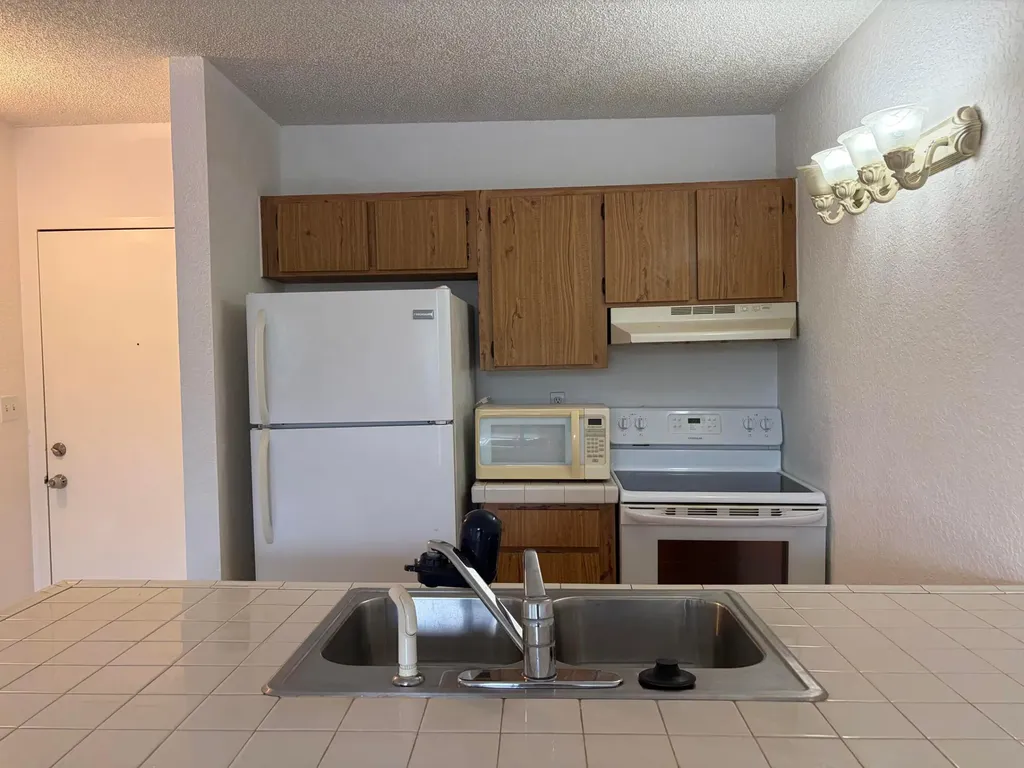 2401 Riverside Drive Coral Springs FL 33065